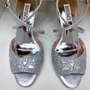 $80 size 7 Badgley Mischka crystal embellished silver wedges.